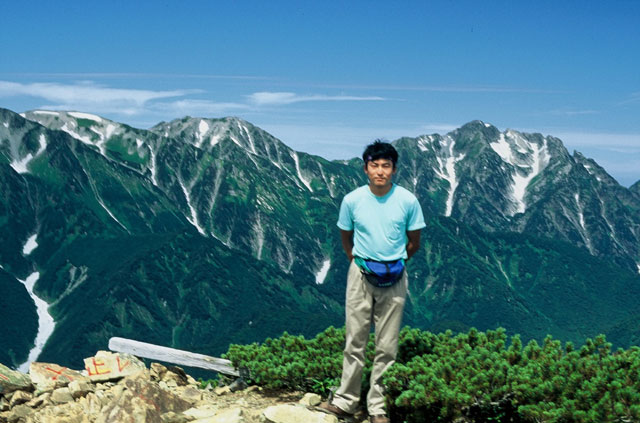 岩小屋沢岳山頂にて